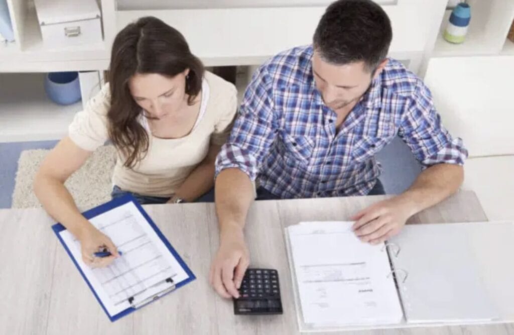 Estratégias Inteligentes para Juntar Salários e Realizar o Sonho do Imóvel Próprio